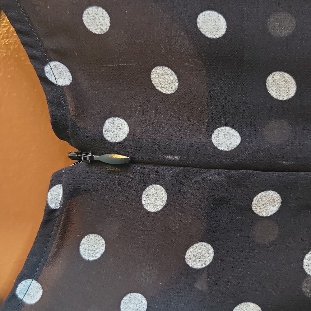 Keepsake-Blk/white polka dot dress with ruffled sleeves & skirt Sz M/L - Picture 8 of 9